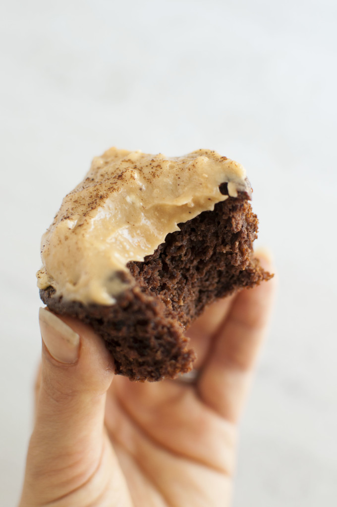 Chocolate Cupcakes with Peanut Butter Banana Frosting 4