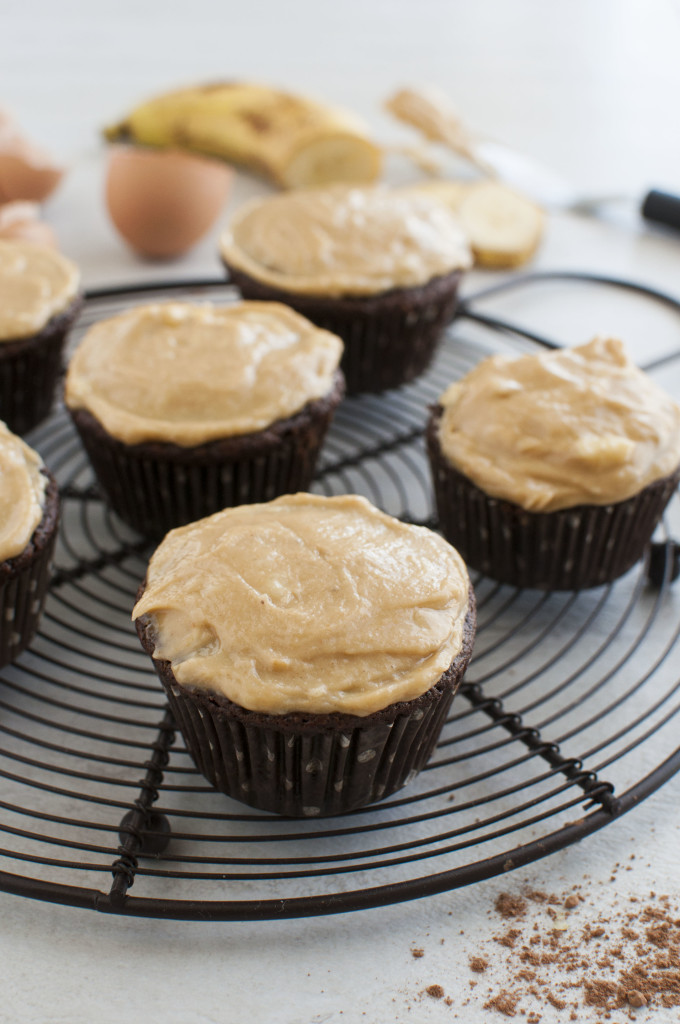 Chocolate Cupcakes with Peanut Butter Banana Frosting 7